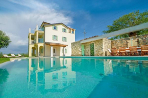 Villa Demetra Mit Infinity Pool Und Billiard